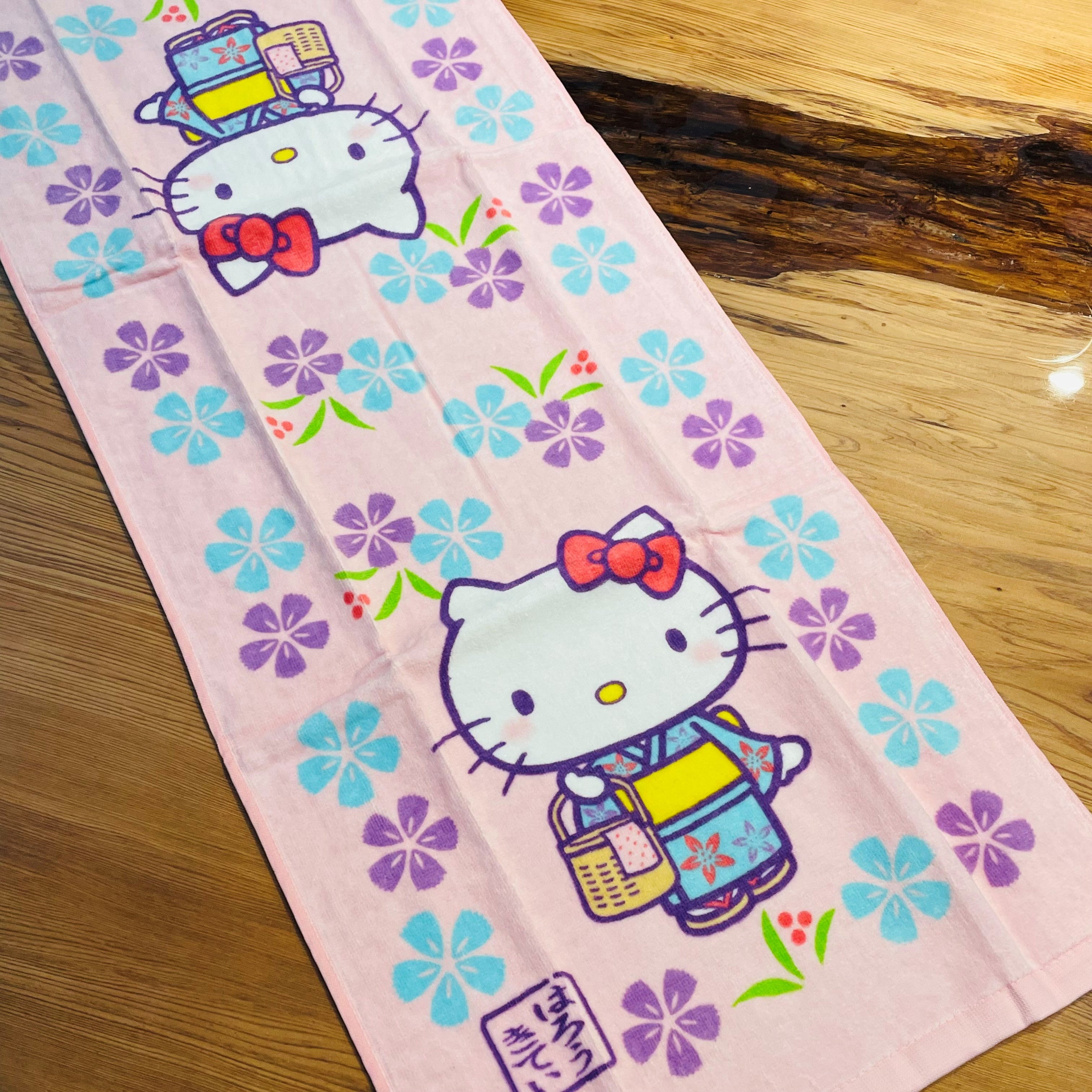 フクロウさん限定　明治　ノートとタオルとキティちゃん フクロウさん限定 明治 ノートとタオルとキティちゃん